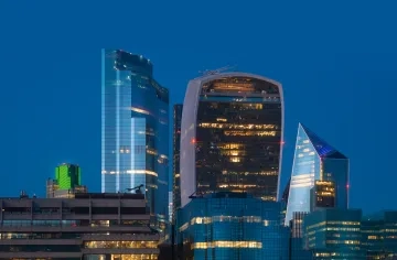 Photo of London buildings by Viktor Forgacs on Unsplash