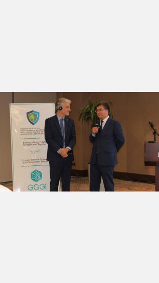 Two men presenting on the Country Planning Framework (CPF) event 