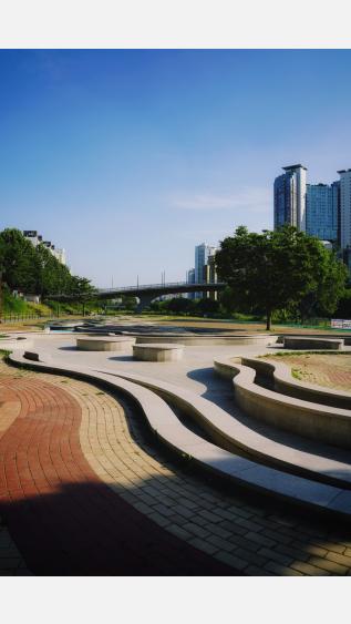 Photo by chaewon-lee-pBZSS6PIo44-unsplash.jpg