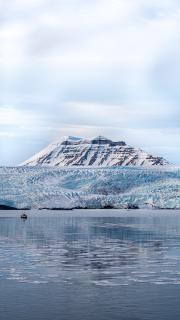 Photo_by_Lucas_Friedrich_Unsplash_Glacier