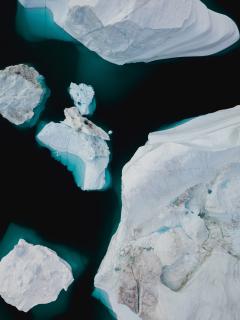 Photo of icebergs melting by Annie Spratt on Unsplash